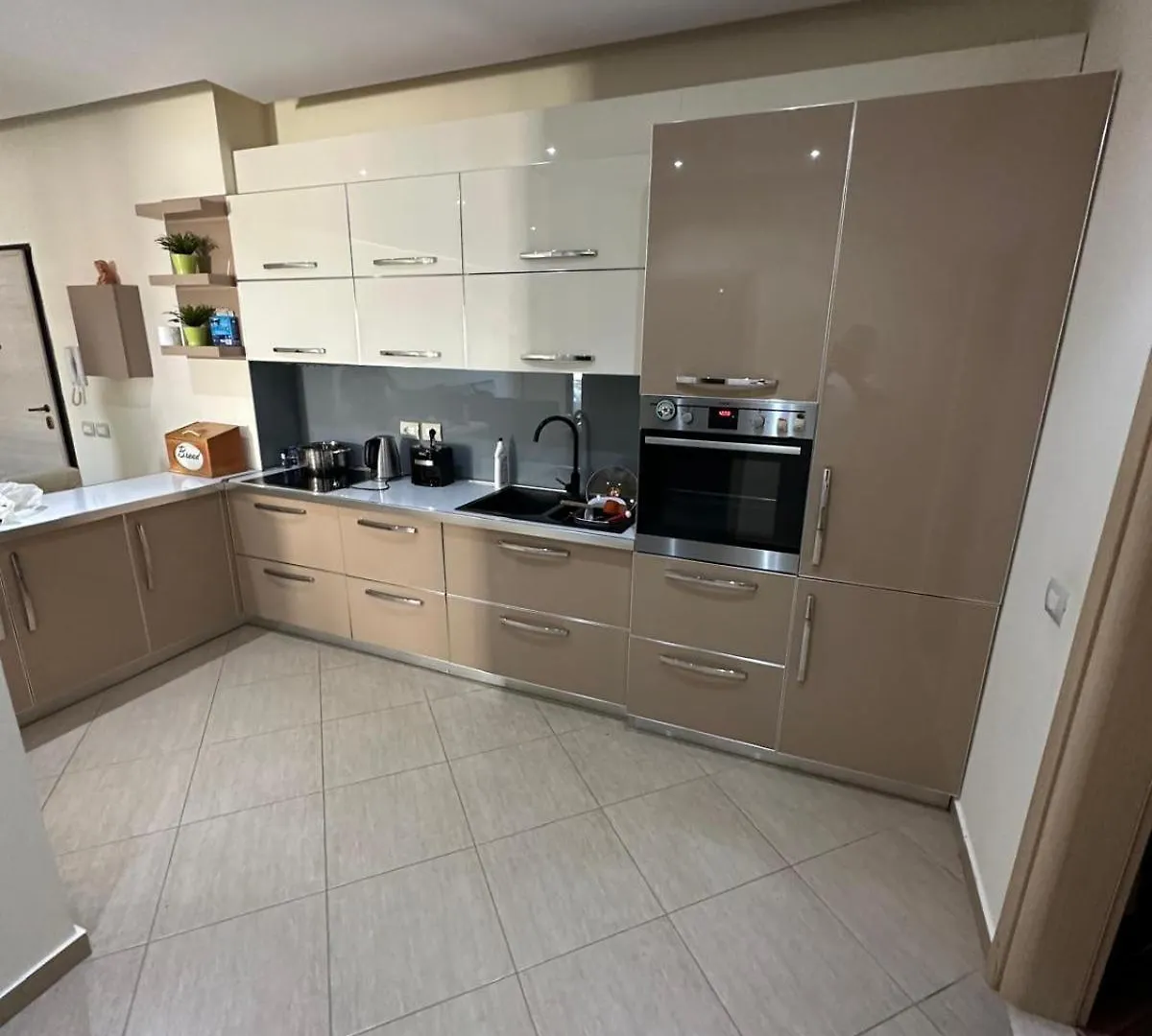 Siaapartment Vlorë 0*,